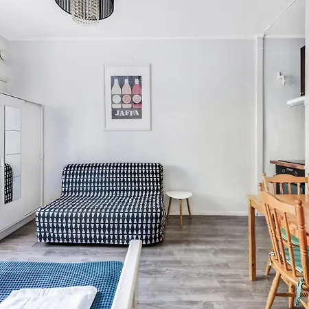 Wehost Compact Travellers Hq With Super Location @vilhonvuorenkuja 6 *