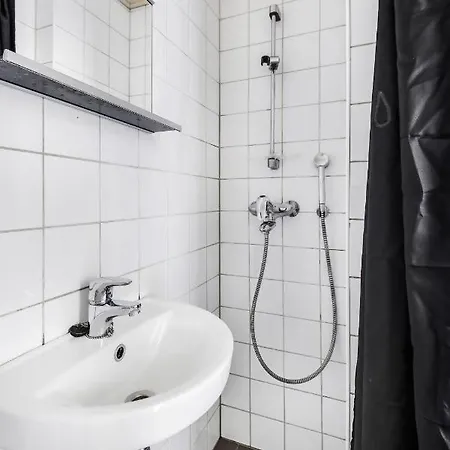 Wehost Compact Travellers Hq With Super Location @vilhonvuorenkuja 6
